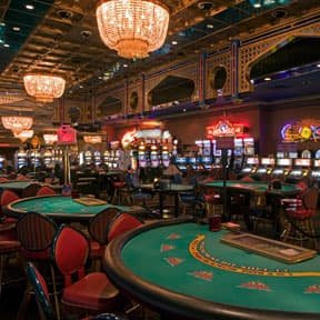 jlfun Philippines gaming platform hero banner showing sports and casino games